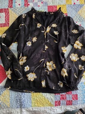 White House Black Market Black Floral-Print Long-Sleeve Blouse